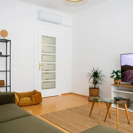 Brand New Center Nostalgija Split