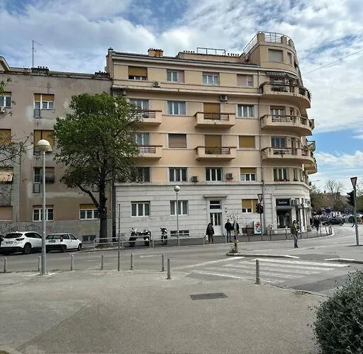 Brand New Center Nostalgija