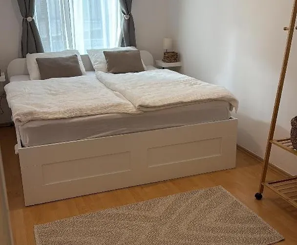 Brand New Center Nostalgija * Split